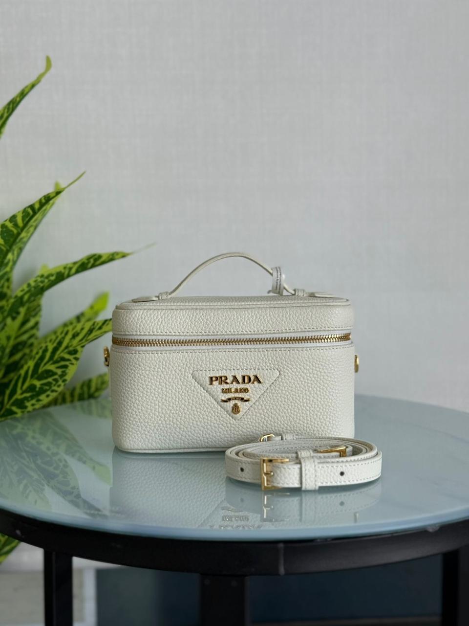 Ladies Prada bags Lilly Onlines