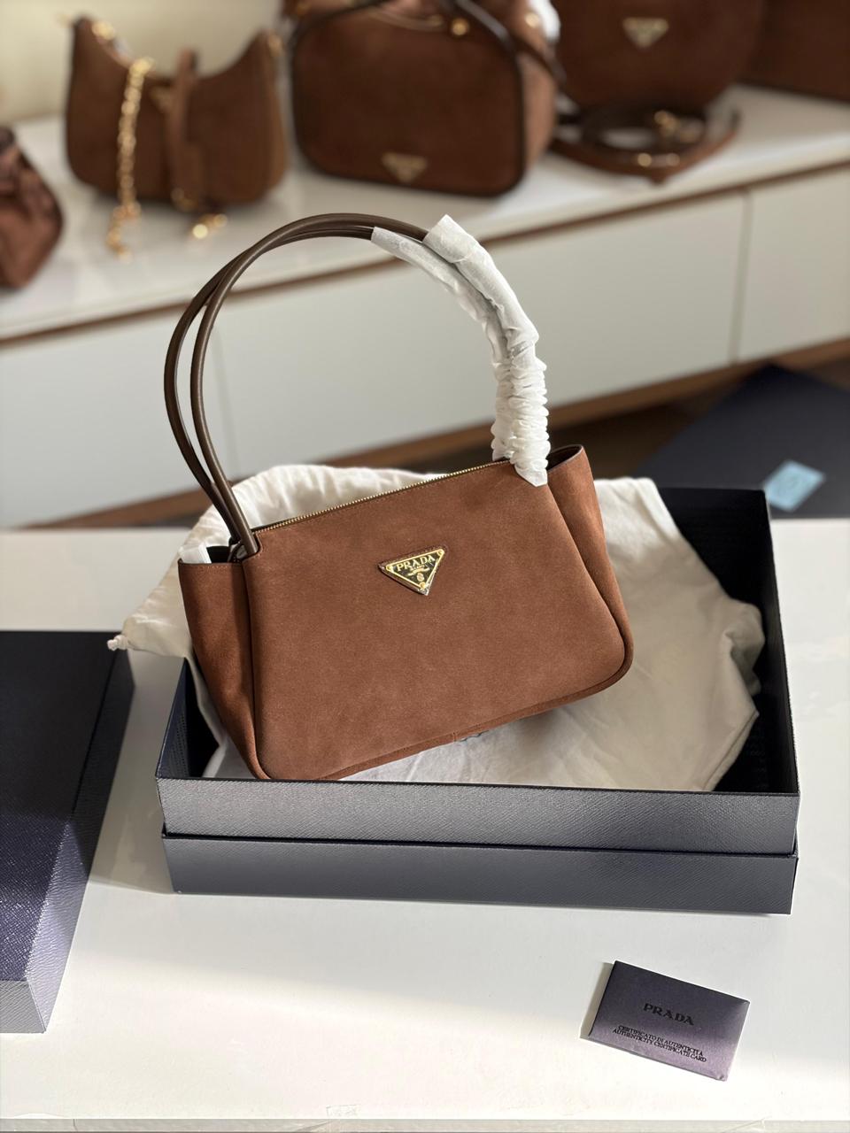 Ladies Prada bags Lilly Onlines