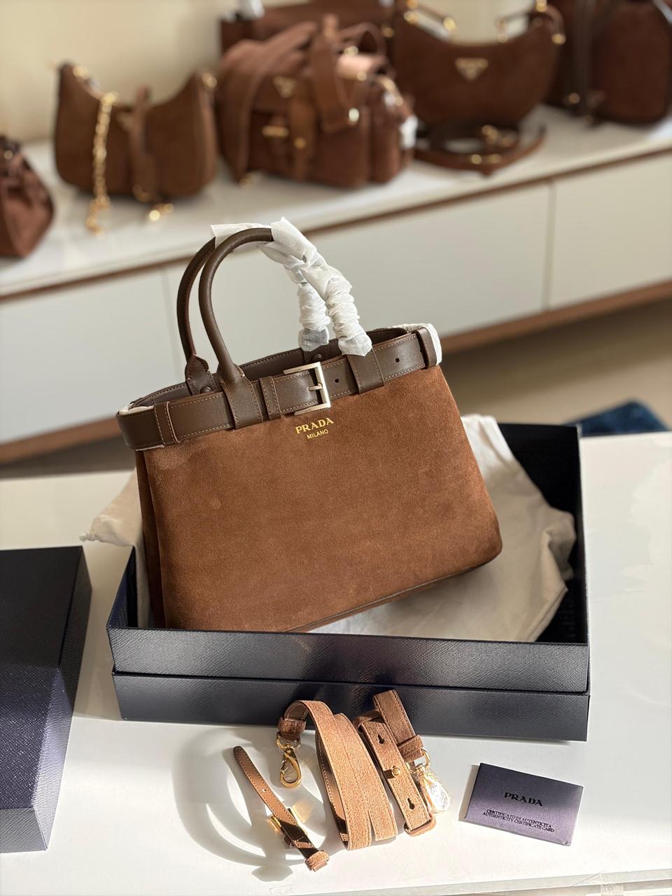 Ladies Prada bags Lilly Onlines