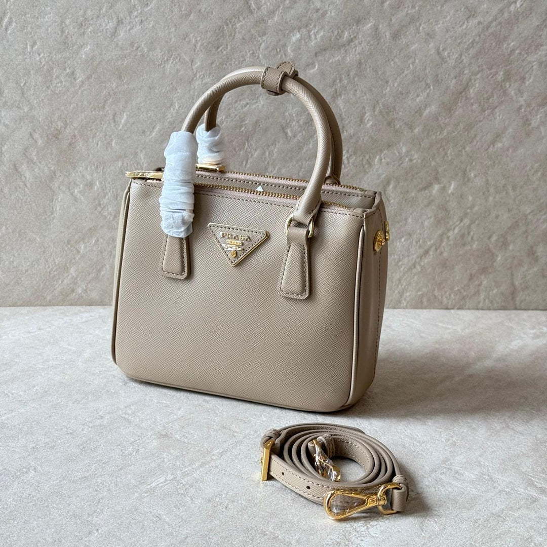 Ladies Prada bags Lilly Onlines