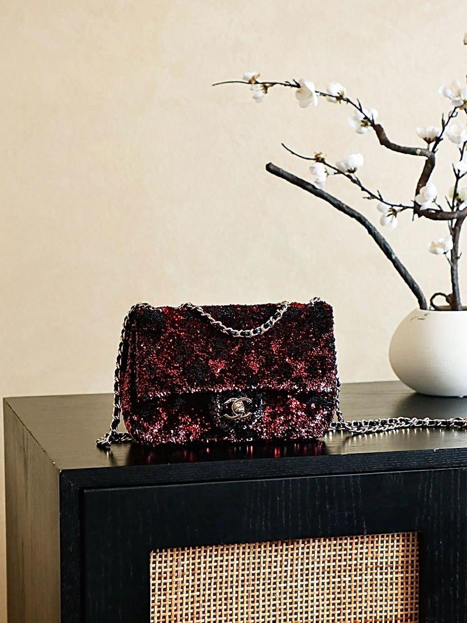 Ladies Chanel bags Lilly Onlines