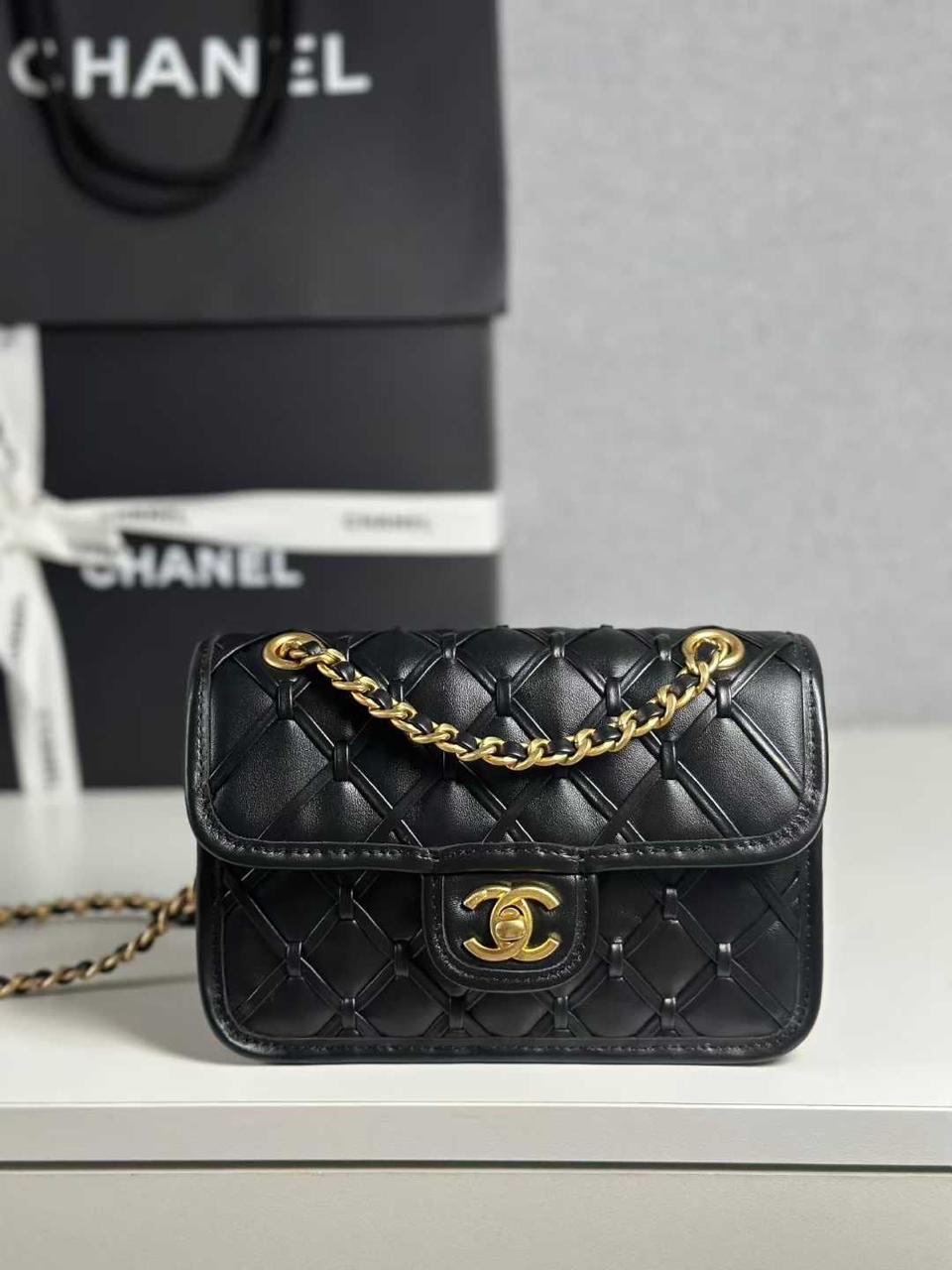 Ladies Chanel bags Lilly Onlines