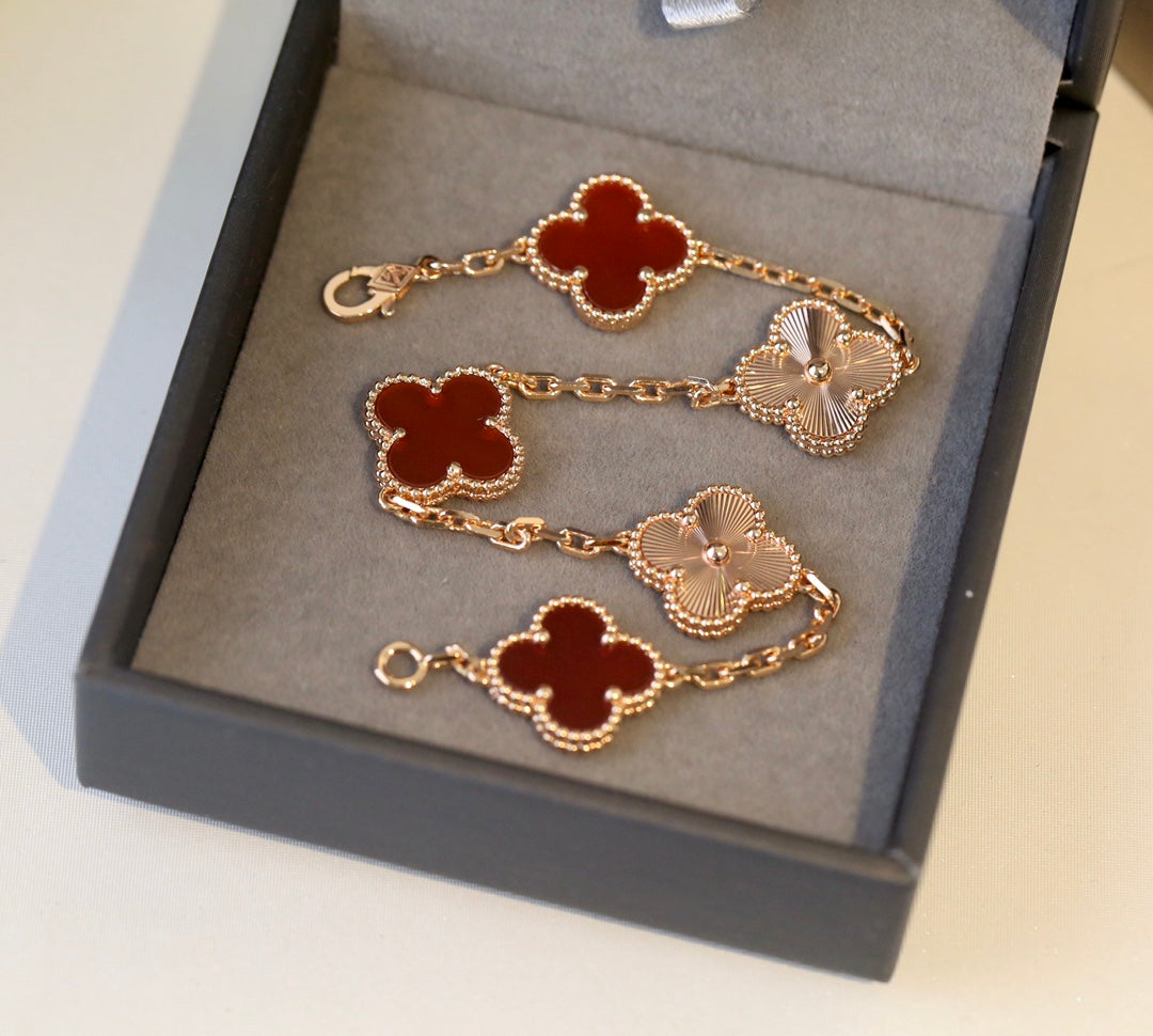 ladies brooches and bracelets Lilly Onlines