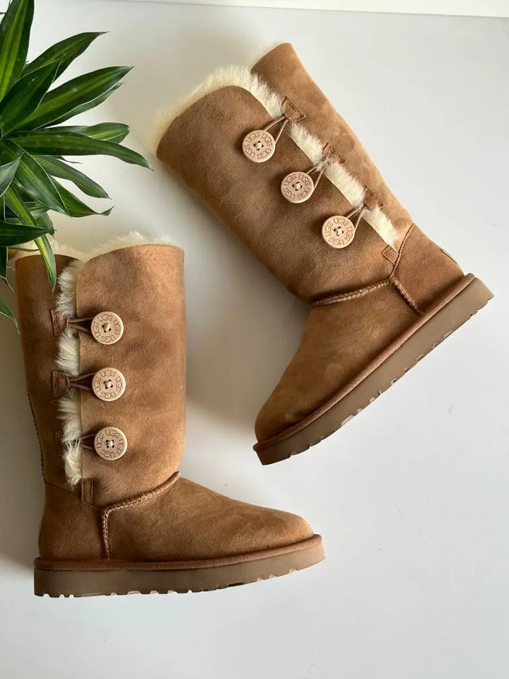 Ladies Boots | UGG | Size 36-42 For Pricing and Order WhatsApp +971581402705 Lilly Onlines