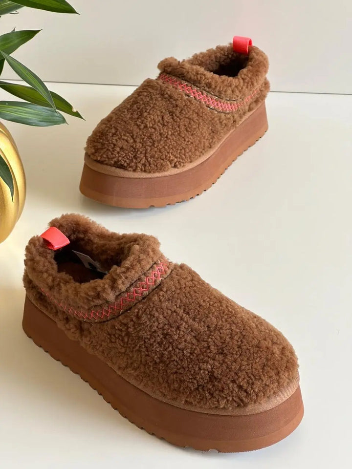 Ladies Boots | UGG | Size 36-42 For Pricing and Order WhatsApp +971581402705 Lilly Onlines