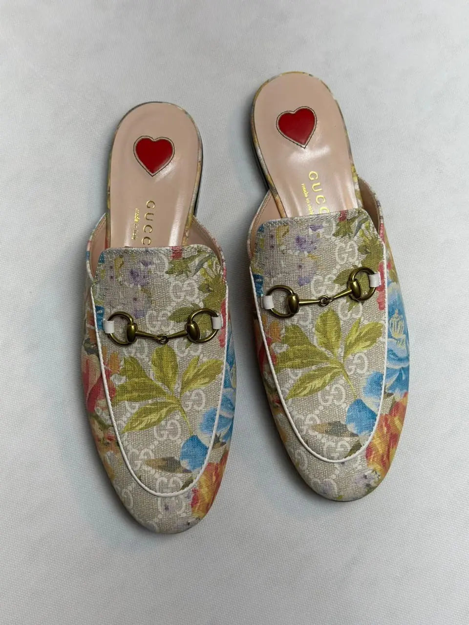 Ladies Flats | Gucci | For Pricing and Order WhatsApp +971581402705 Lilly Onlines