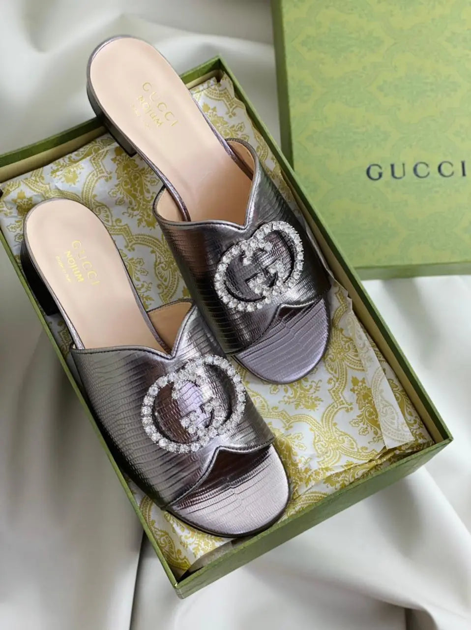 Ladies Flats | Gucci | For Pricing and Order WhatsApp +971581402705 Lilly Onlines