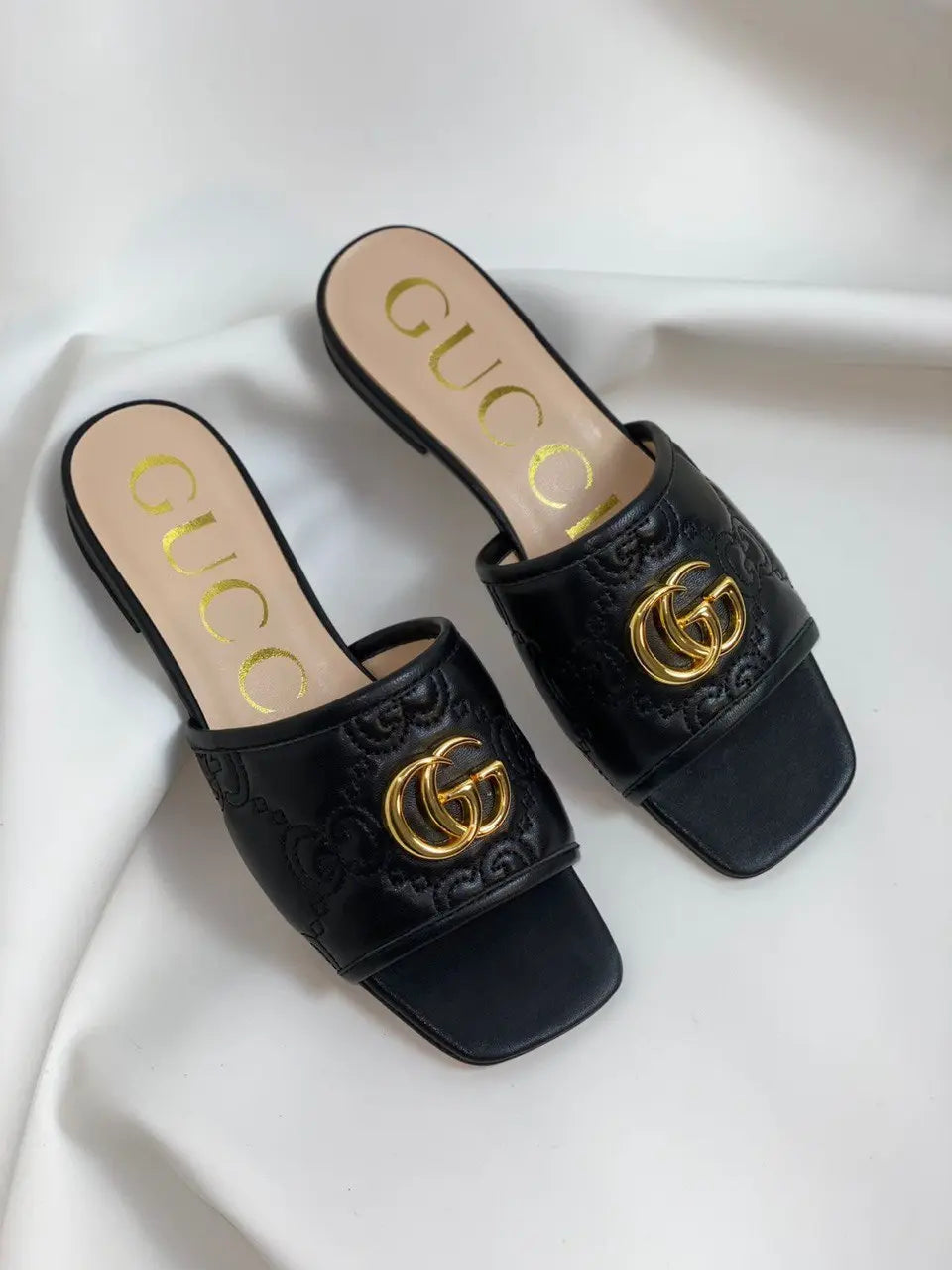 Ladies Flats | Gucci | For Pricing and Order WhatsApp +971581402705 Lilly Onlines