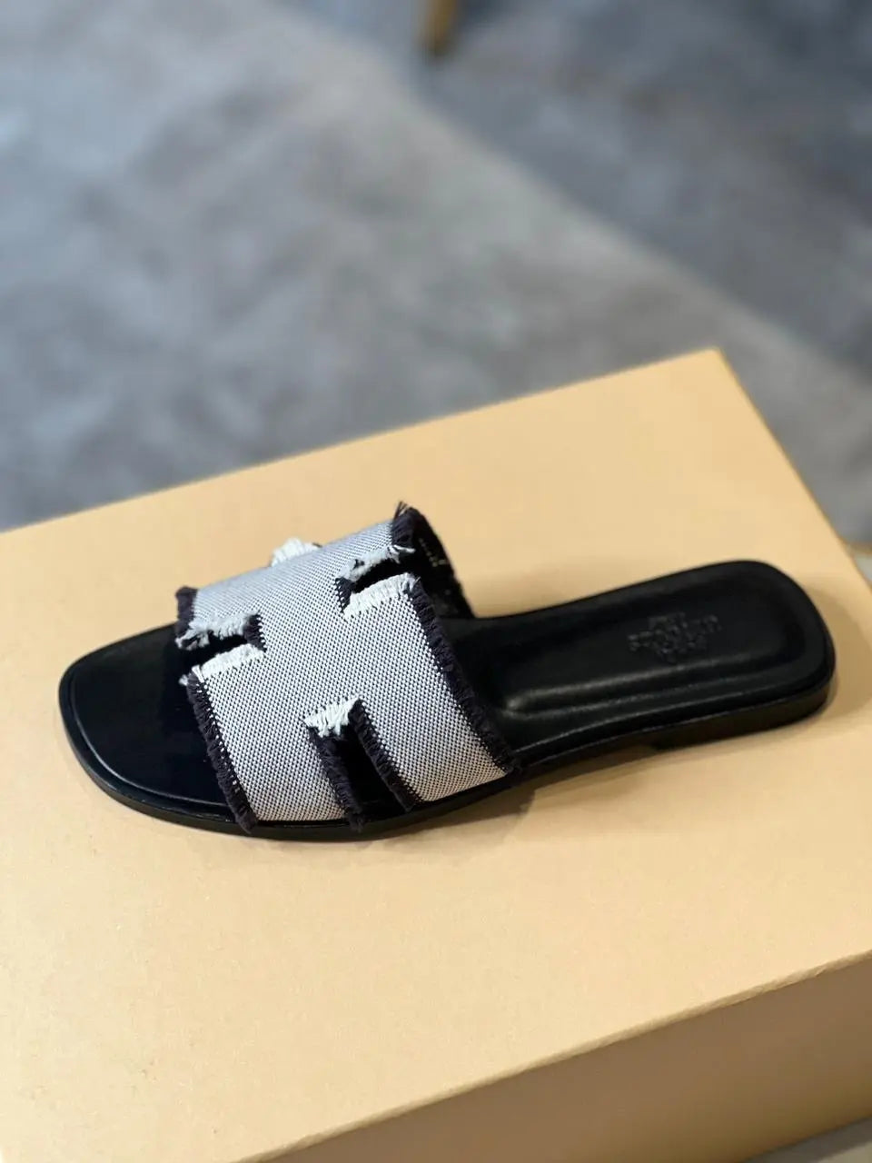 Ladies Flats | Hermes | For Pricing and Order WhatsApp +971581402705 Lilly Onlines