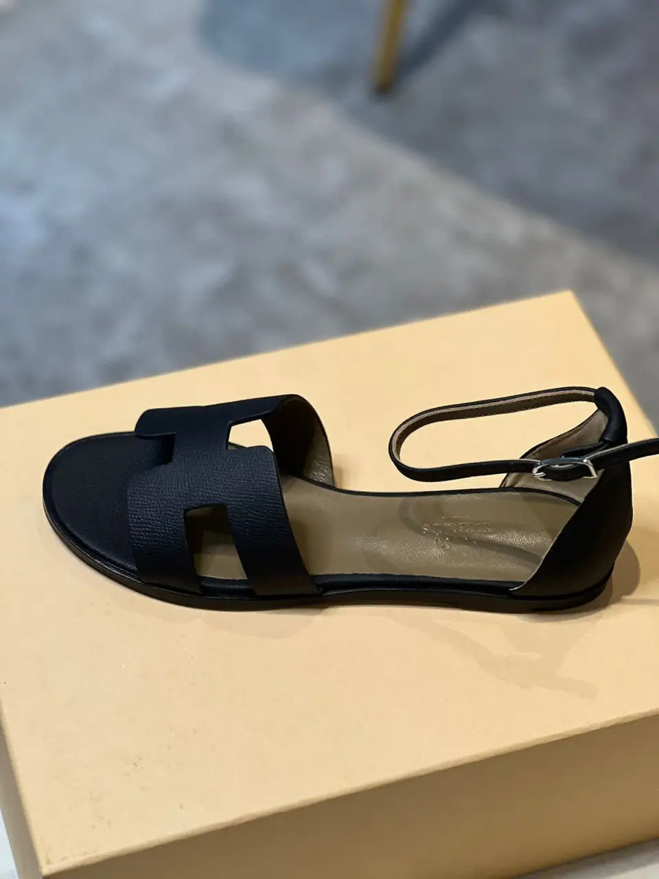 Ladies Flats | Hermes | For Pricing and Order WhatsApp +971581402705 Lilly Onlines