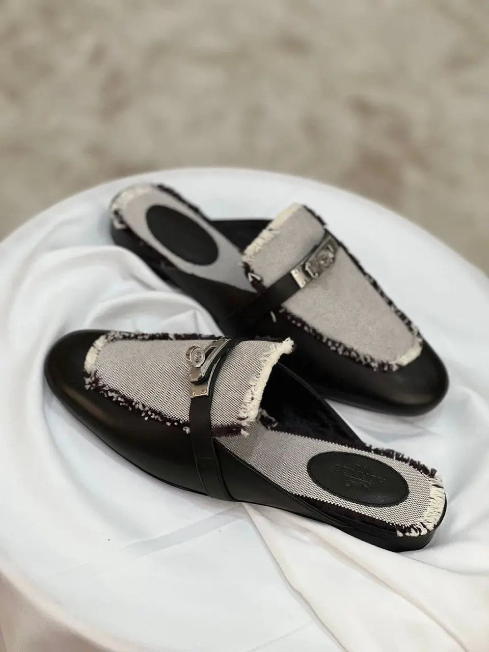 Ladies Flats | Hermes | For Pricing and Order WhatsApp +971581402705 Lilly Onlines