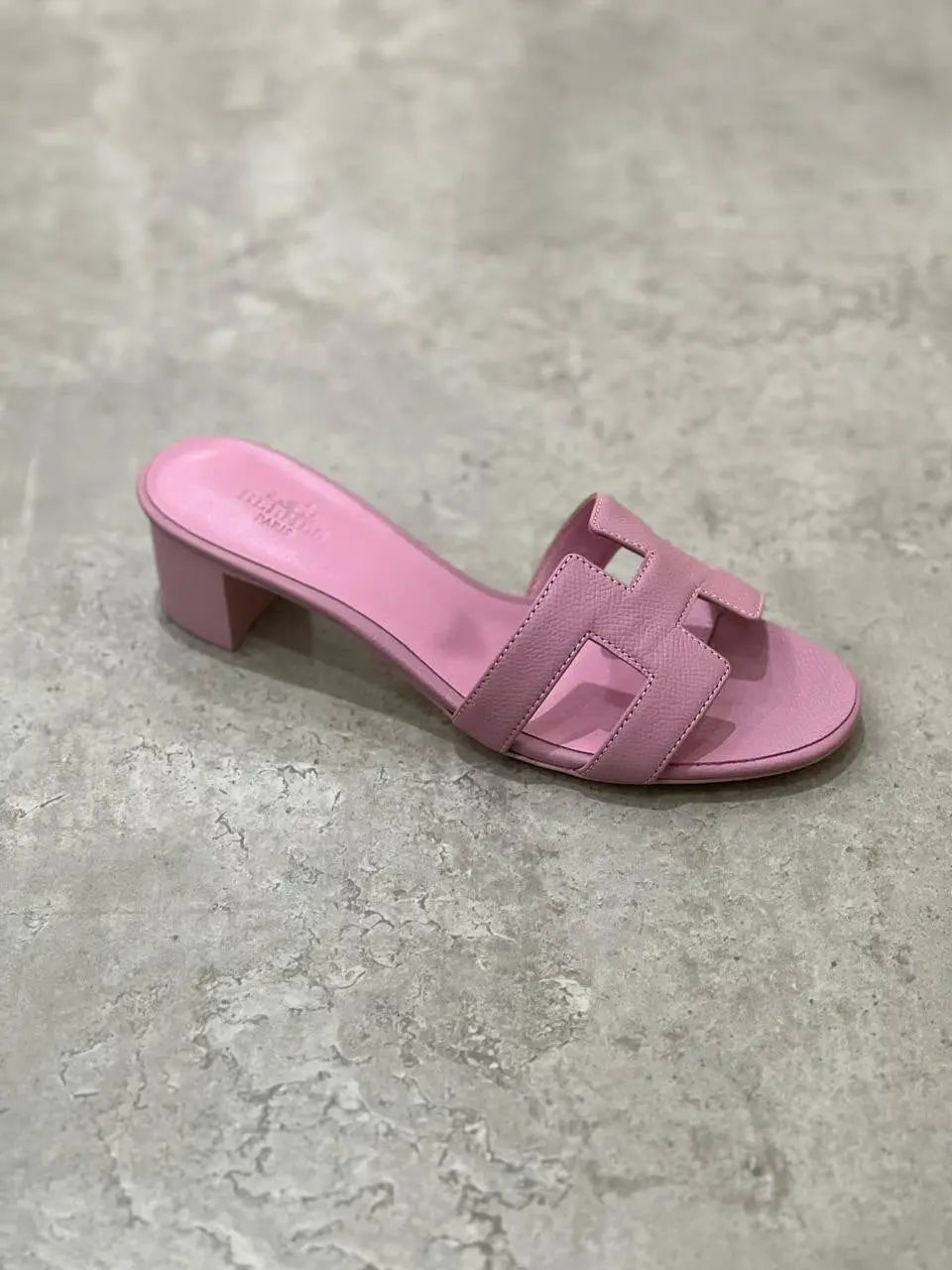 Ladies Flats | Hermes | For Pricing and Order WhatsApp +971581402705 Lilly Onlines