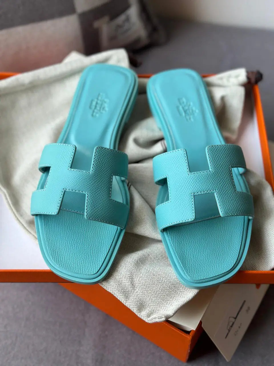 Ladies Flats | Hermes | For Pricing and Order WhatsApp +971581402705 Lilly Onlines