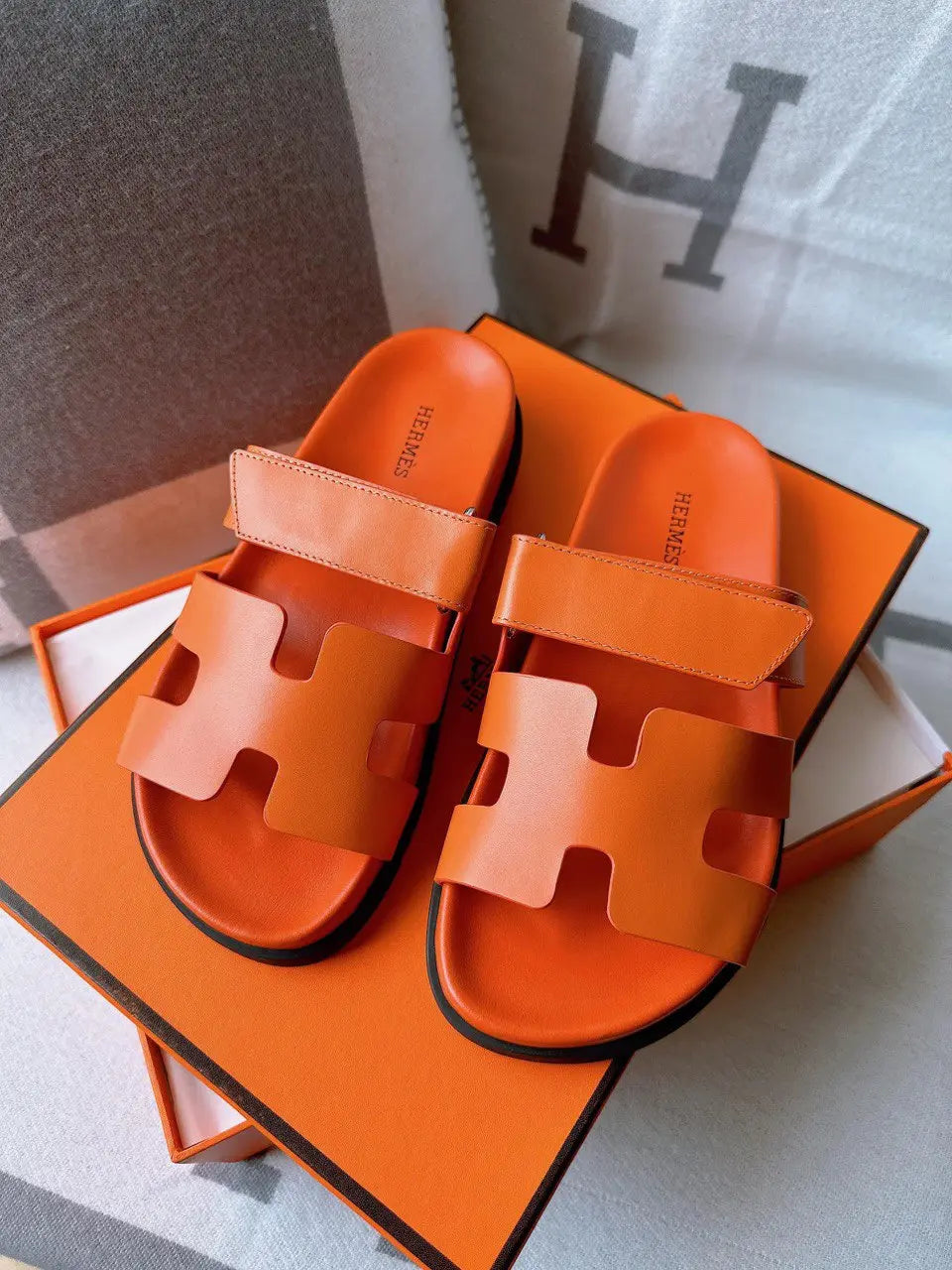 Ladies Flats | Hermes | For Pricing and Order WhatsApp +971581402705 Lilly Onlines