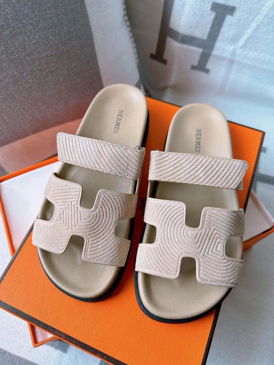 Ladies Flats | Hermes | For Pricing and Order WhatsApp +971581402705 Lilly Onlines