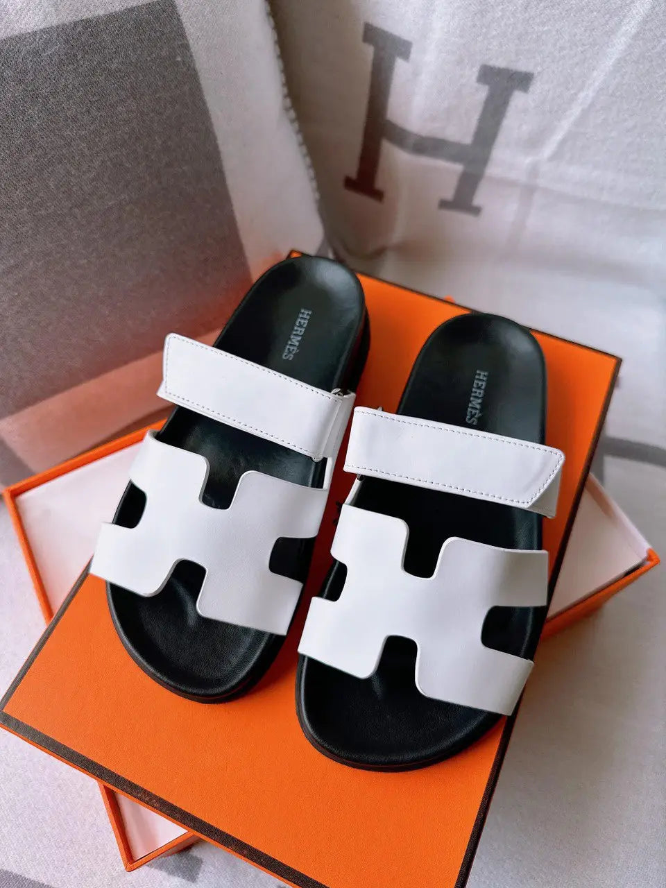 Ladies Flats | Hermes | For Pricing and Order WhatsApp +971581402705 Lilly Onlines