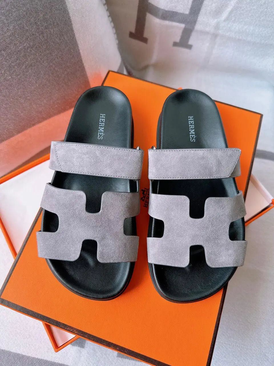 Ladies Flats | Hermes | For Pricing and Order WhatsApp +971581402705 Lilly Onlines