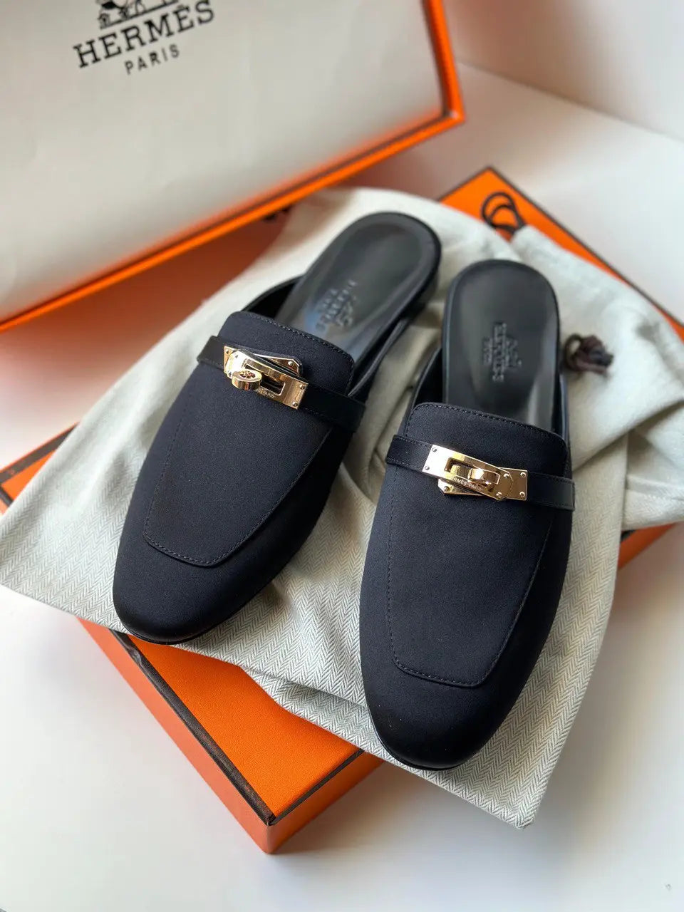 Ladies Flats | Hermes | For Pricing and Order WhatsApp +971581402705 Lilly Onlines