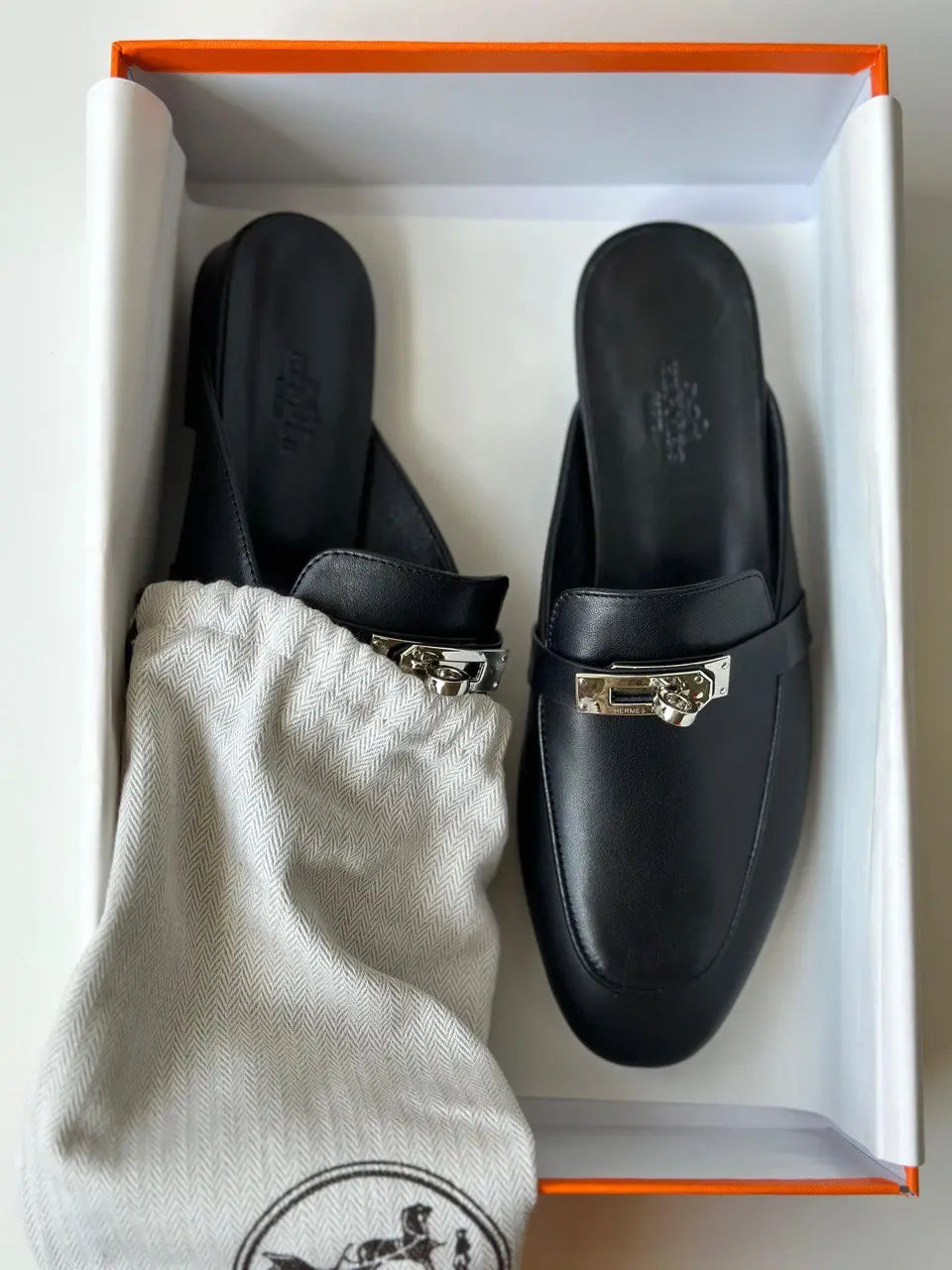 Ladies Flats | Hermes | For Pricing and Order WhatsApp +971581402705 Lilly Onlines