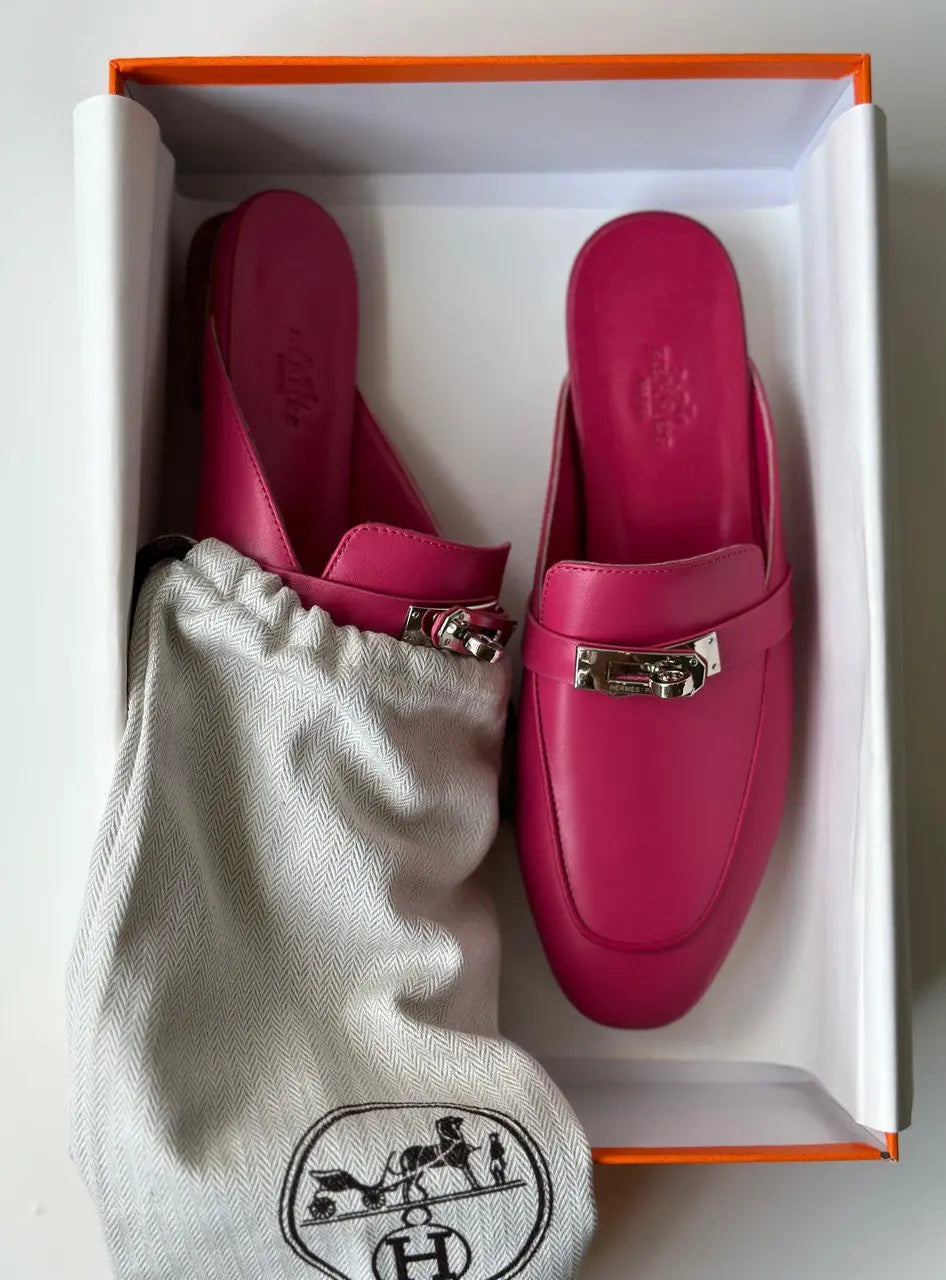 Ladies Flats | Hermes | For Pricing and Order WhatsApp +971581402705 Lilly Onlines