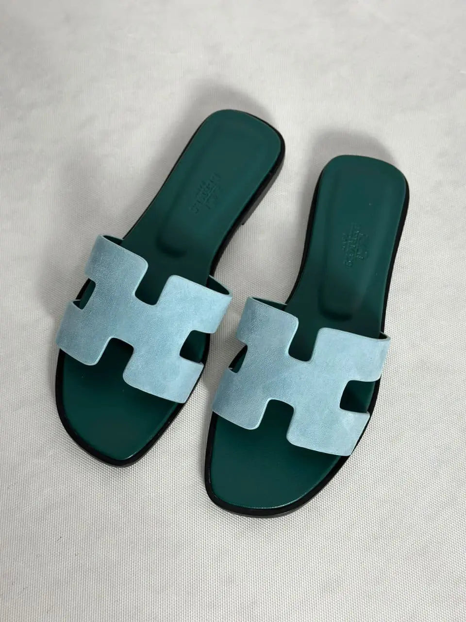 Ladies Flats | Hermes | For Pricing and Order WhatsApp +971581402705 Lilly Onlines