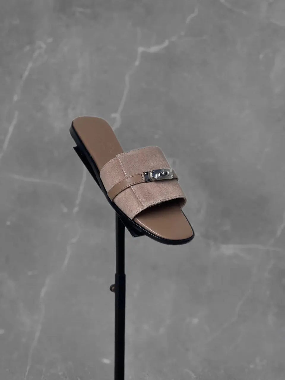 Ladies Flats | Hermes | For Pricing and Order WhatsApp +971581402705 Lilly Onlines