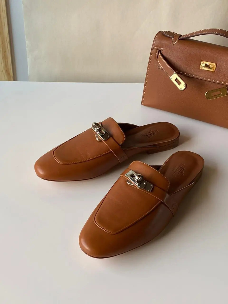 Ladies Flats | Hermes | For Pricing and Order WhatsApp +971581402705 Lilly Onlines
