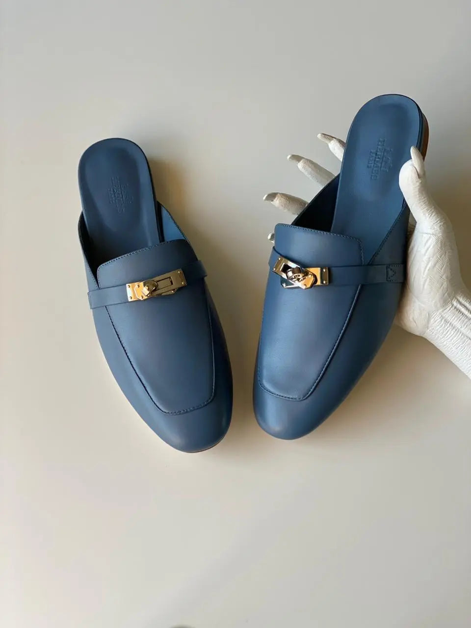 Ladies Flats | Hermes | For Pricing and Order WhatsApp +971581402705 Lilly Onlines