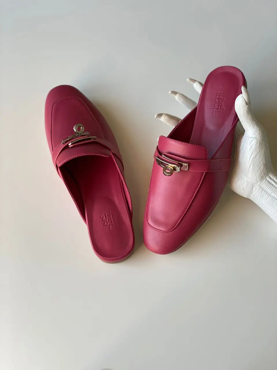 Ladies Flats | Hermes | For Pricing and Order WhatsApp +971581402705 Lilly Onlines