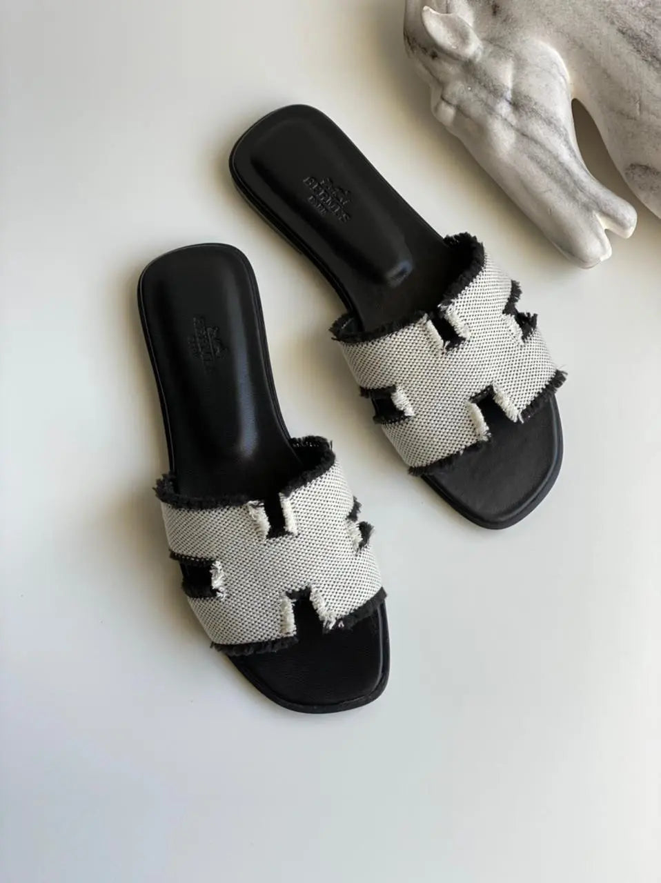 Ladies Flats | Hermes | For Pricing and Order WhatsApp +971581402705 Lilly Onlines