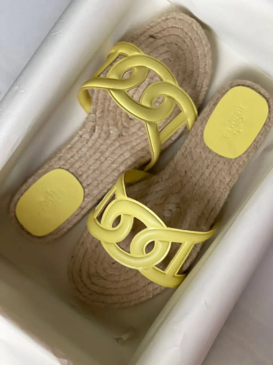Ladies Flats | Hermes | For Pricing and Order WhatsApp +971581402705 Lilly Onlines