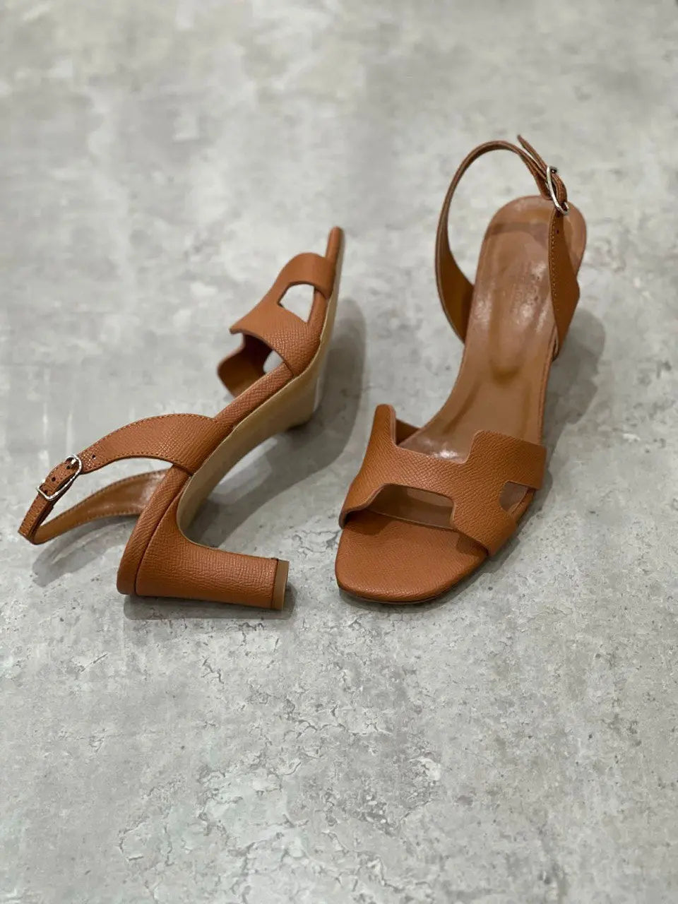 Ladies High Heels | Hermes| Size 36-42 For order, pricing and other information DM us through WhatsApp +971581402705 Lilly Onlines