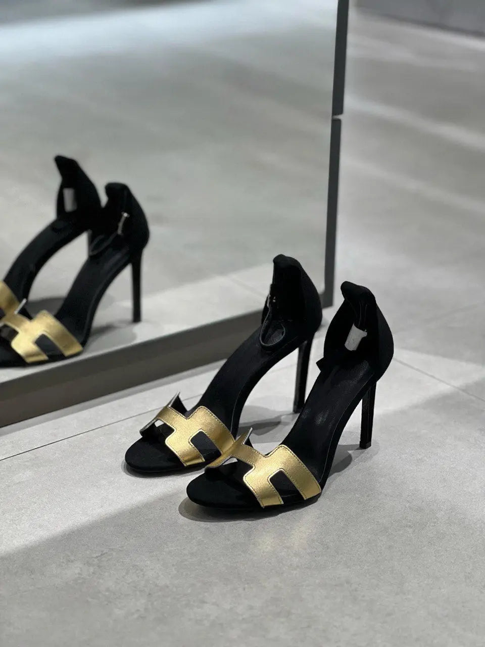 Ladies High Heels | Hermes| Size 36-42 For order, pricing and other information DM us through WhatsApp +971581402705 Lilly Onlines