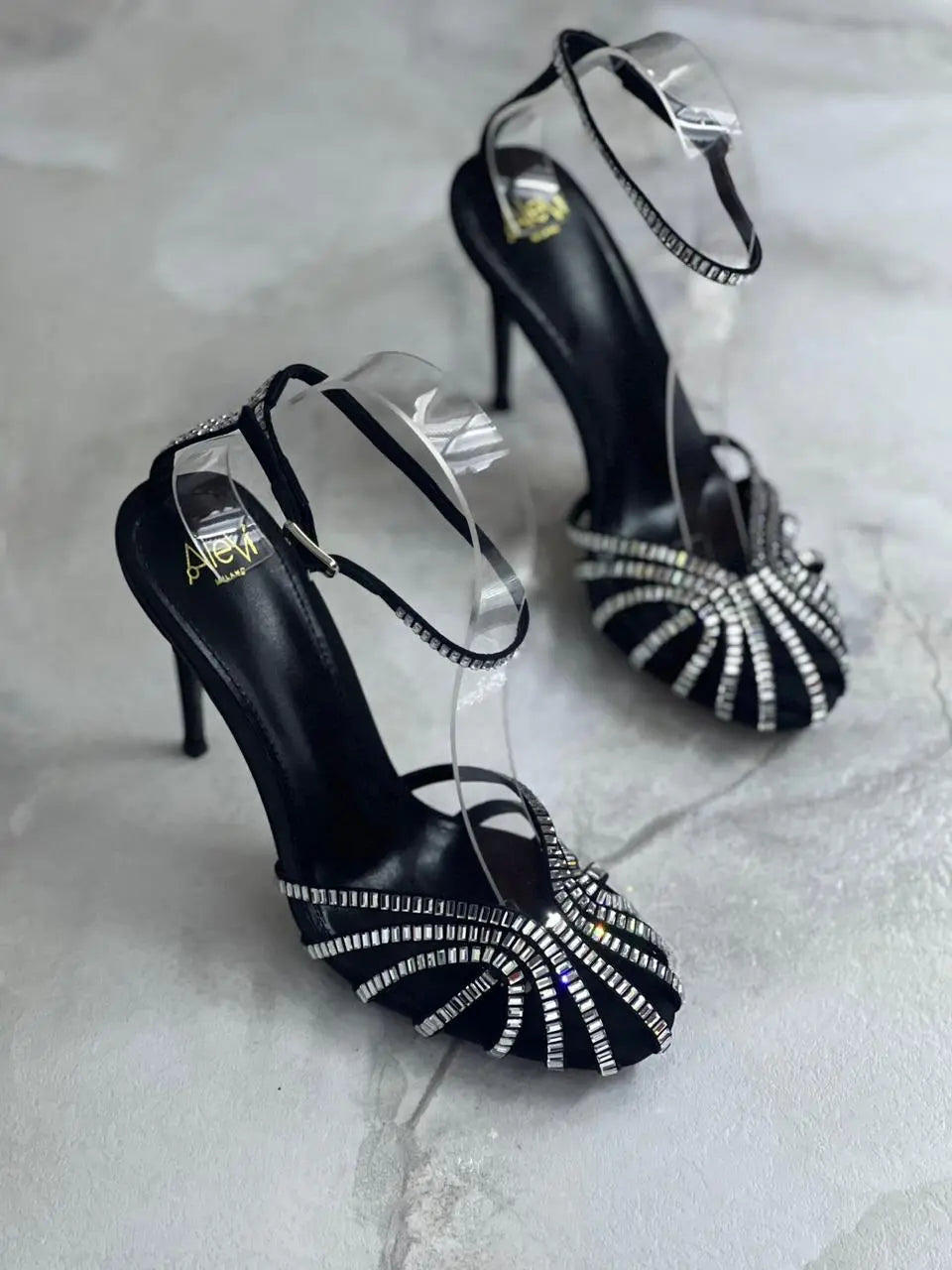 Ladies high heels | Alevi | For Pricing and order DM us through Whatsapp +971581402705 Lilly Onlines