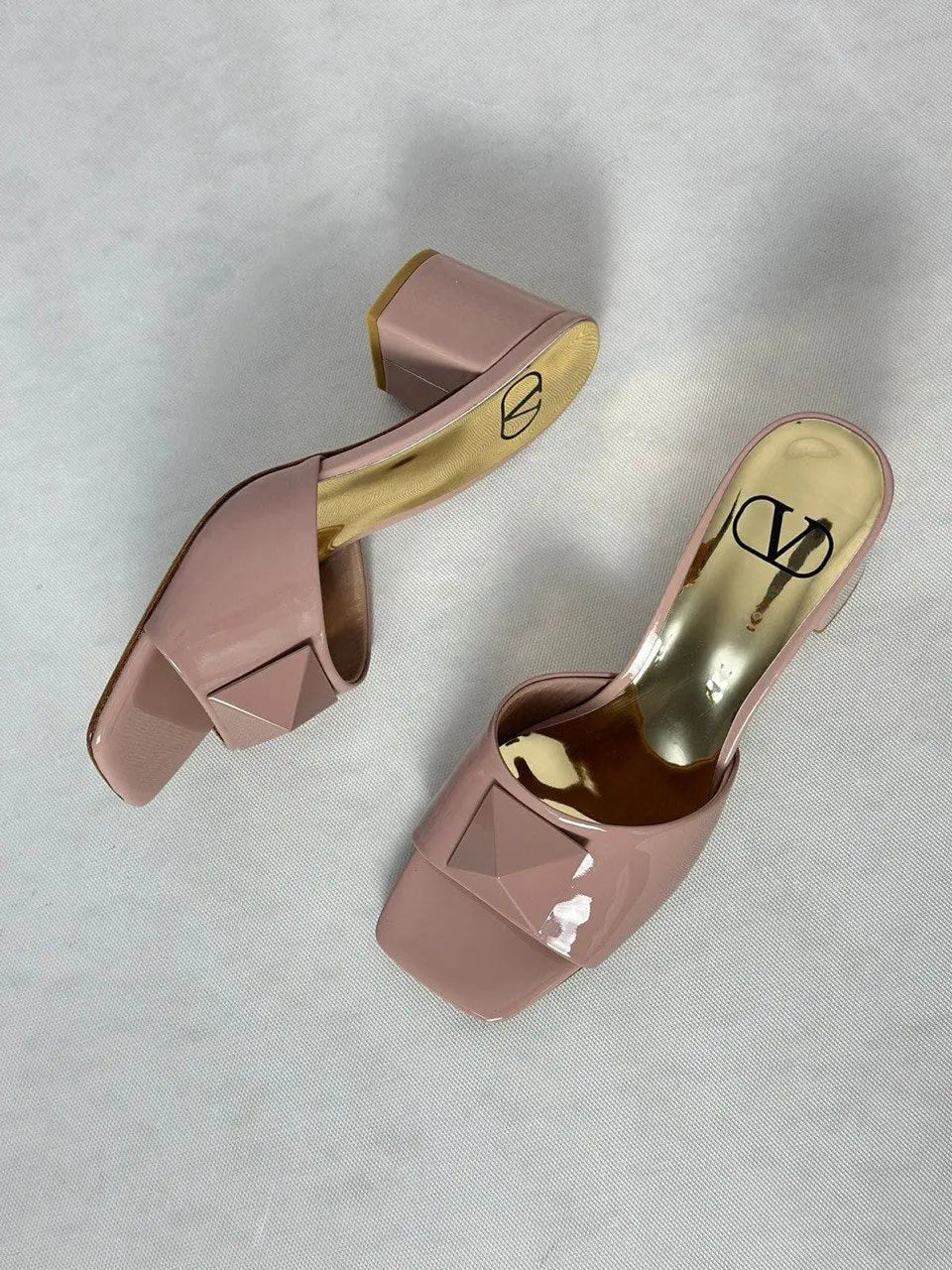 Ladies high heels | Valentino | For Pricing and order DM us through Whatsapp +971581402705 Lilly Onlines