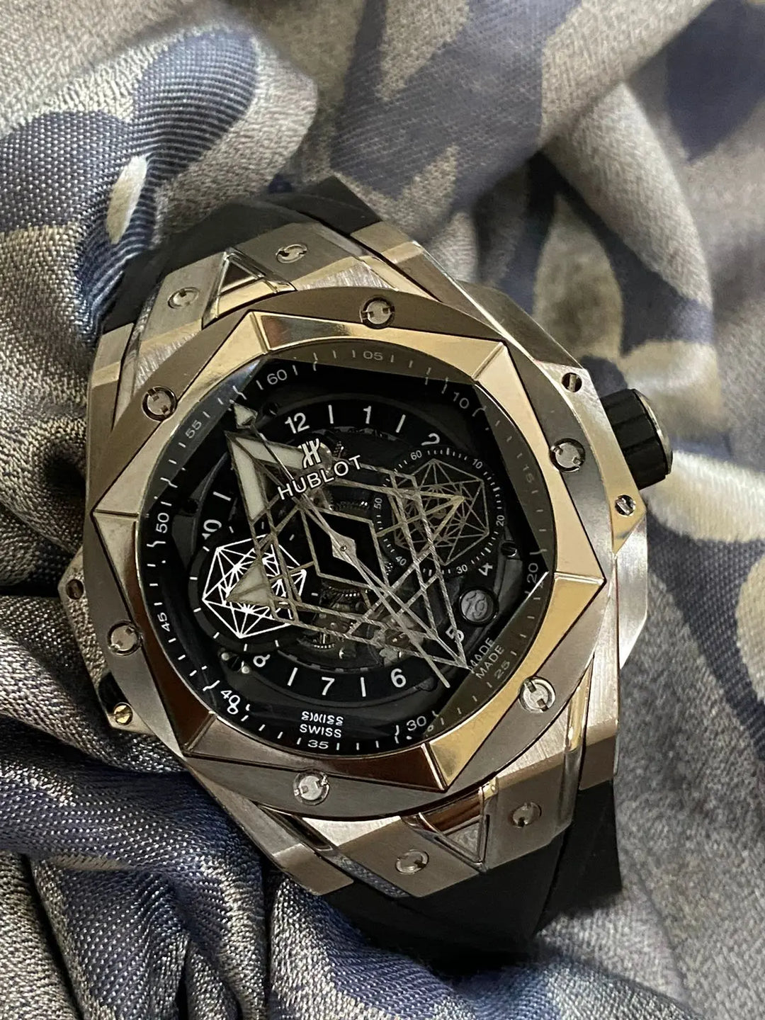 Men watches (Hublot) Lilly Onlines