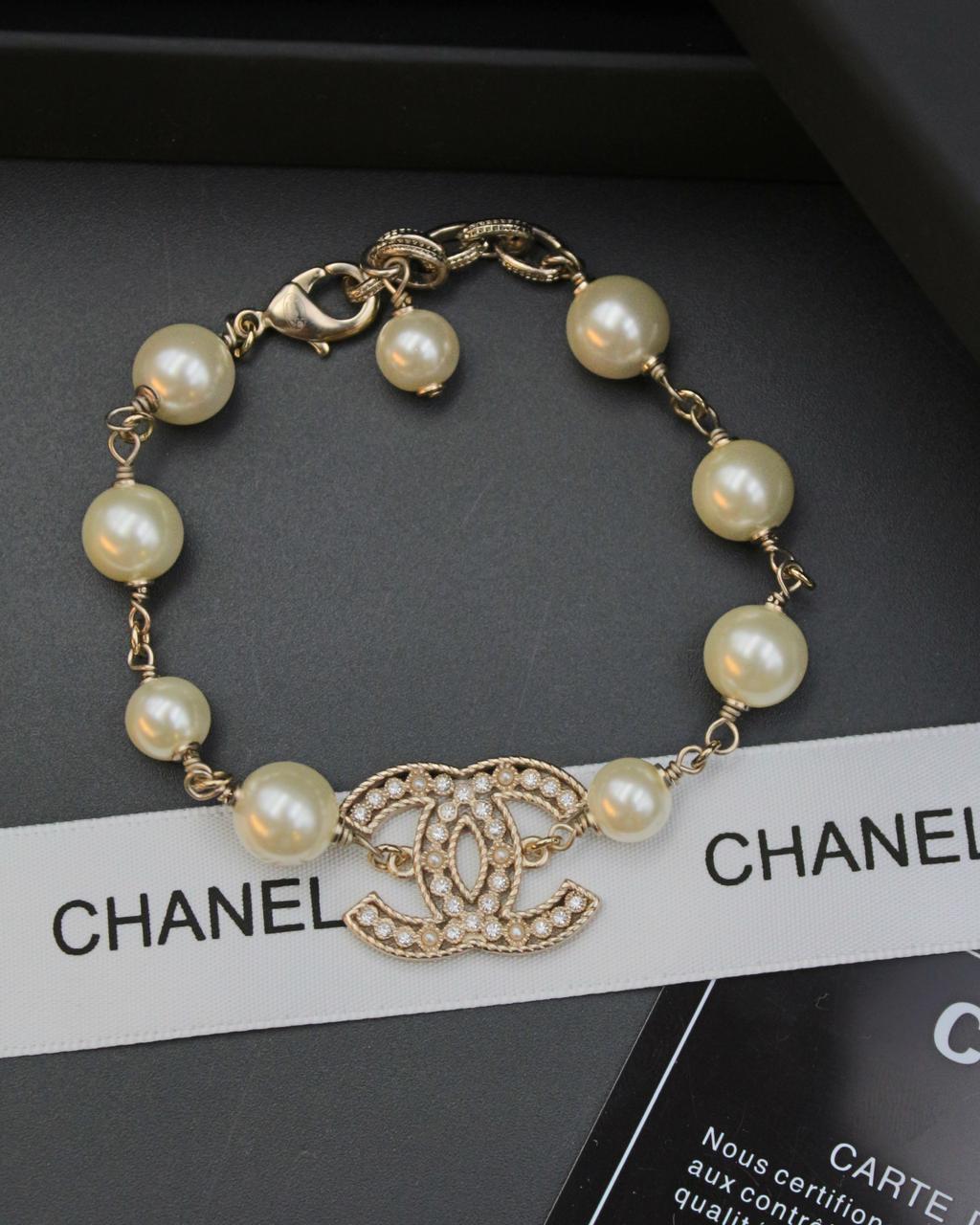 ladies brooches and bracelets Lilly Onlines