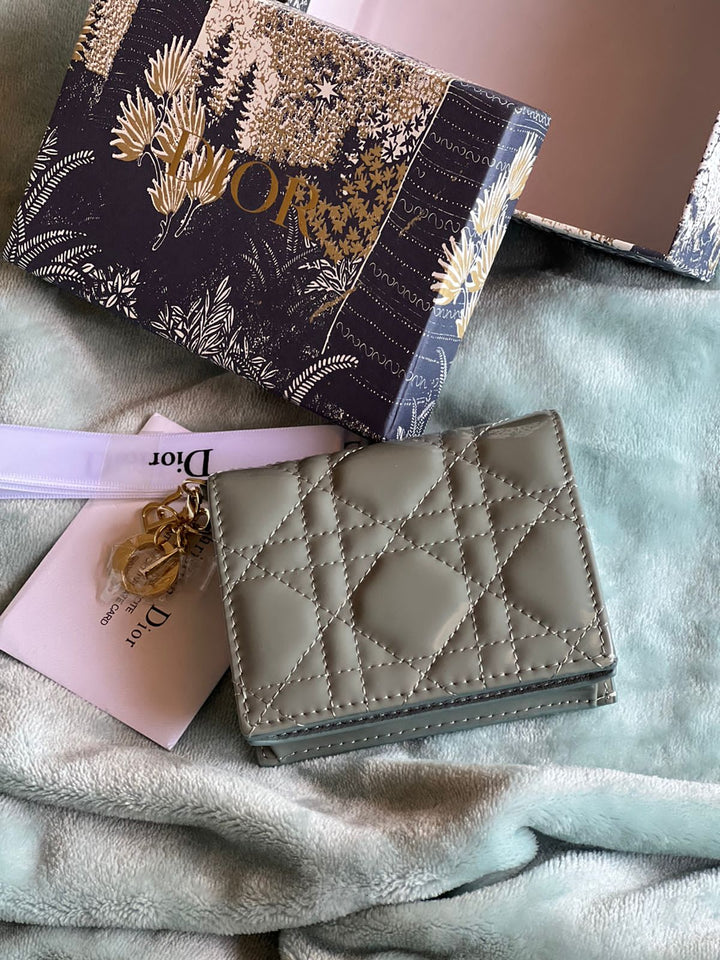 Wallets and card holders Lilly Onlines