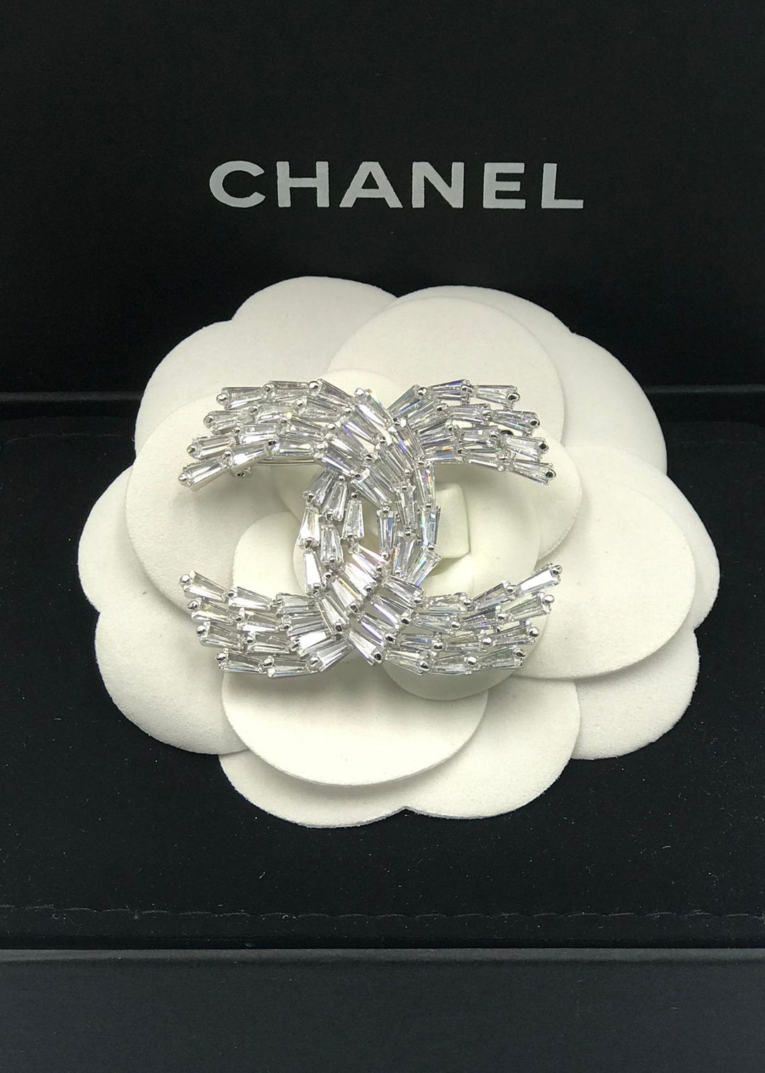 ladies brooches and bracelets Lilly Onlines