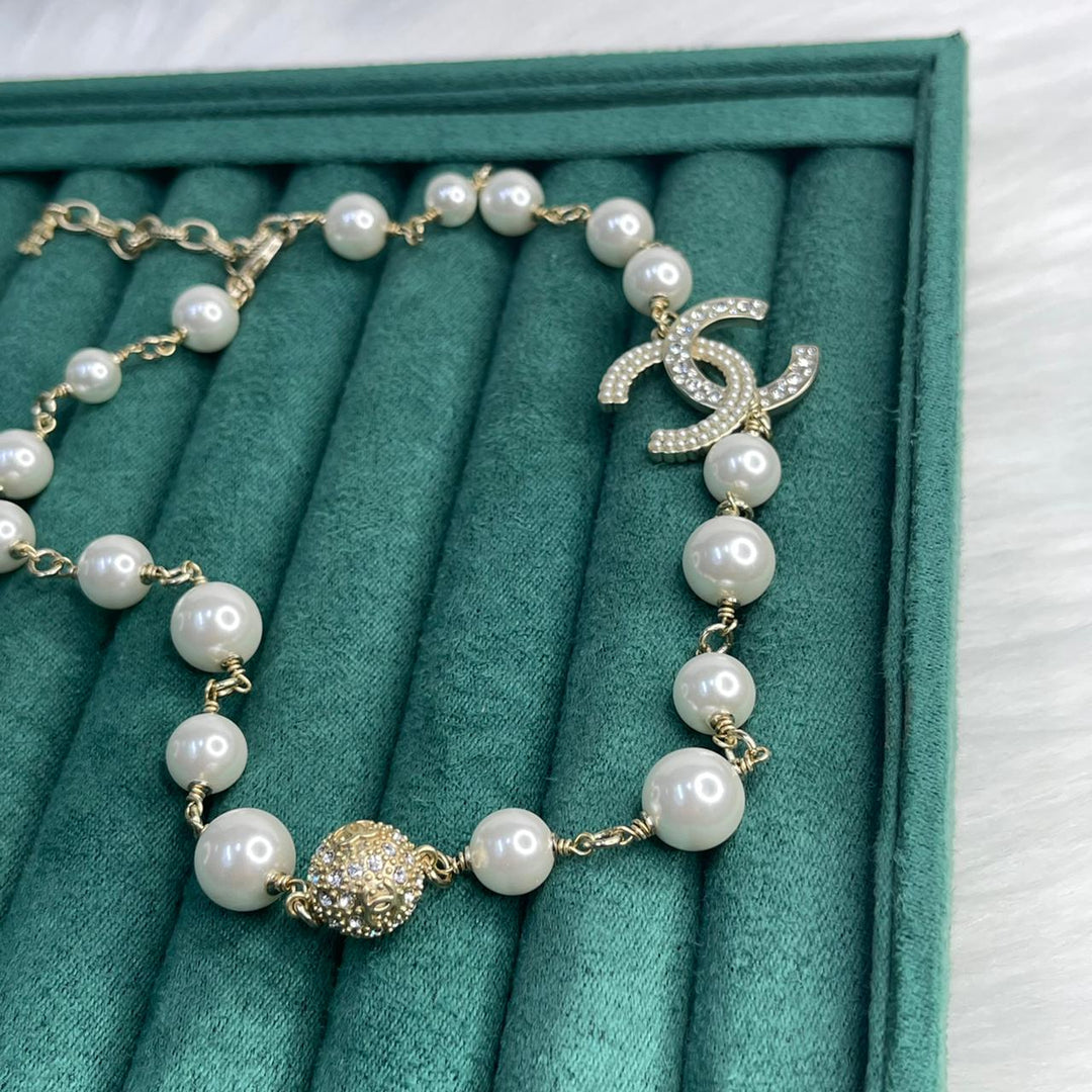 ladies brooches and bracelets Lilly Onlines