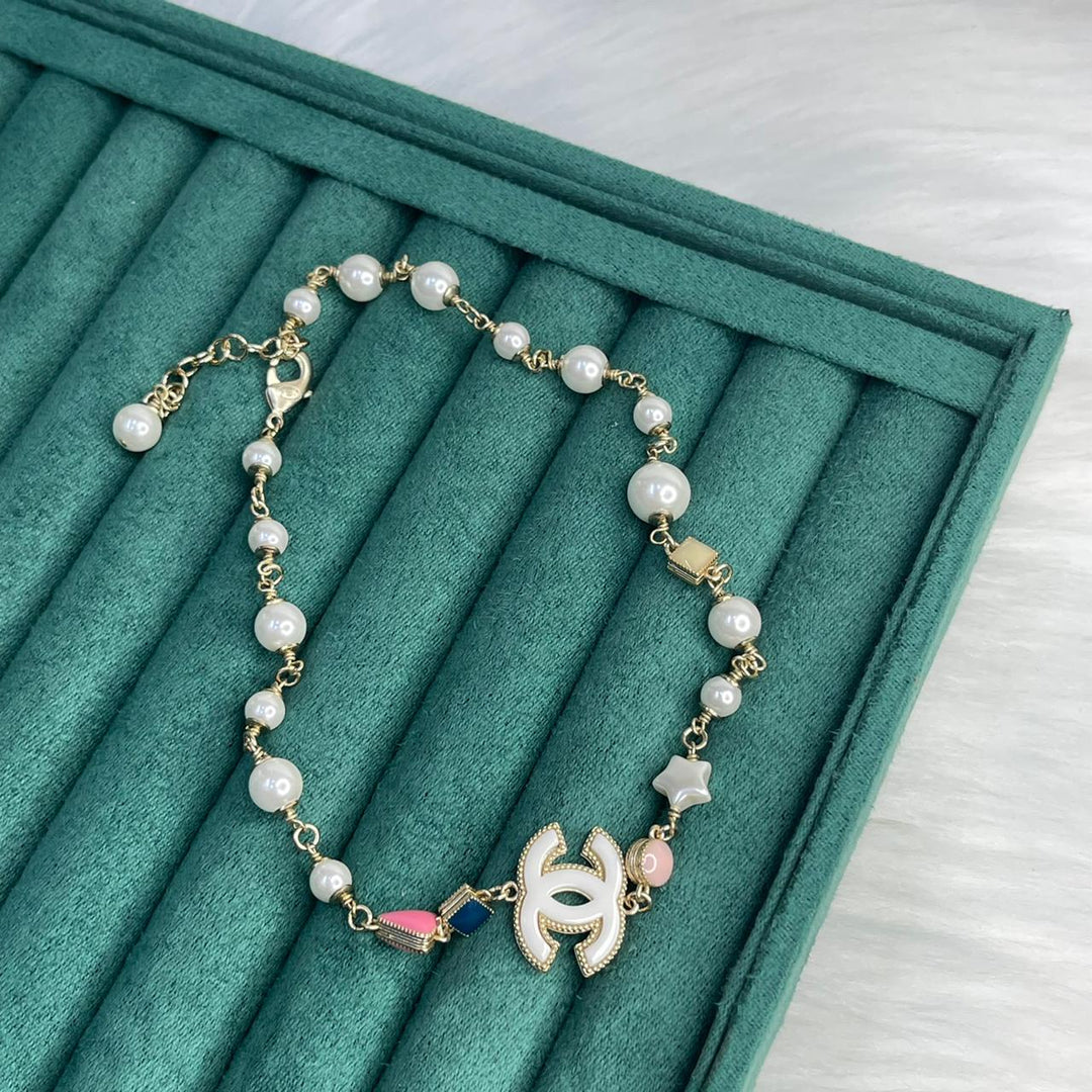 ladies brooches and bracelets Lilly Onlines
