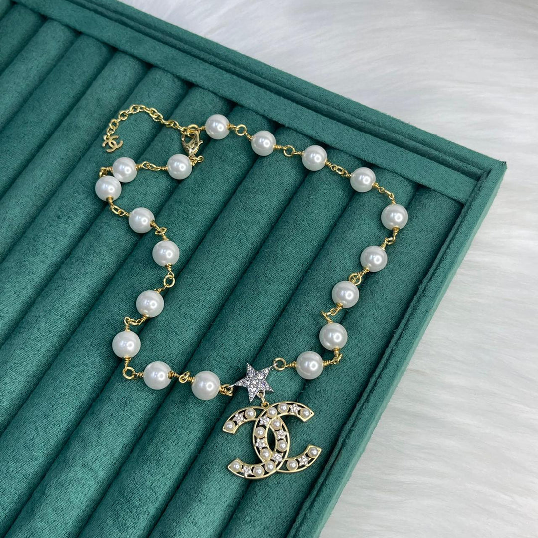 ladies brooches and bracelets Lilly Onlines