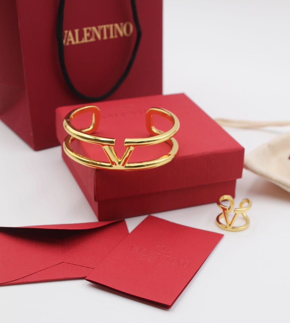ladies brooches and bracelets Lilly Onlines