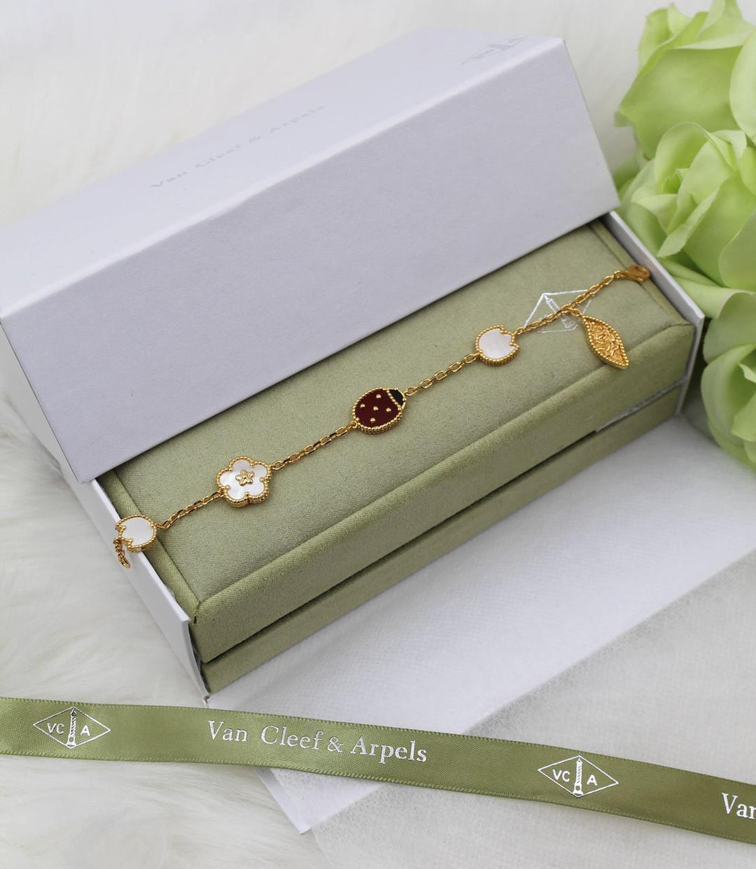 ladies brooches and bracelets Lilly Onlines