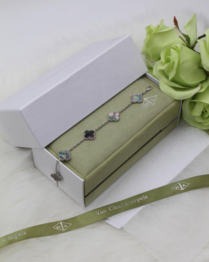 ladies brooches and bracelets Lilly Onlines