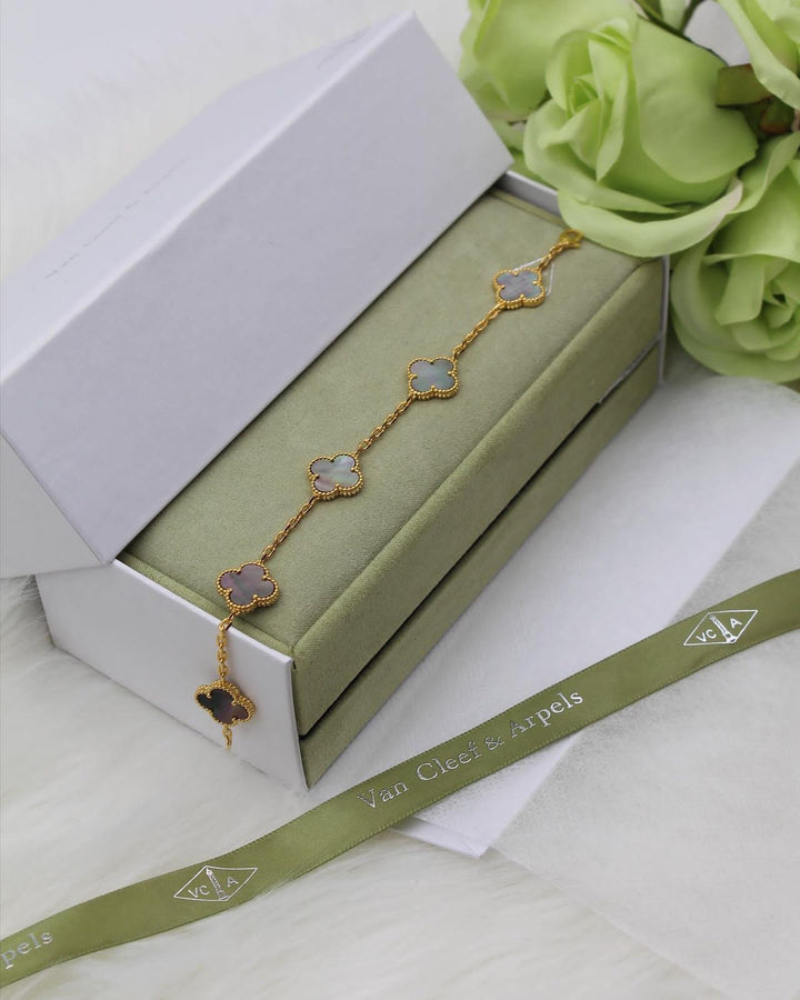 ladies brooches and bracelets Lilly Onlines