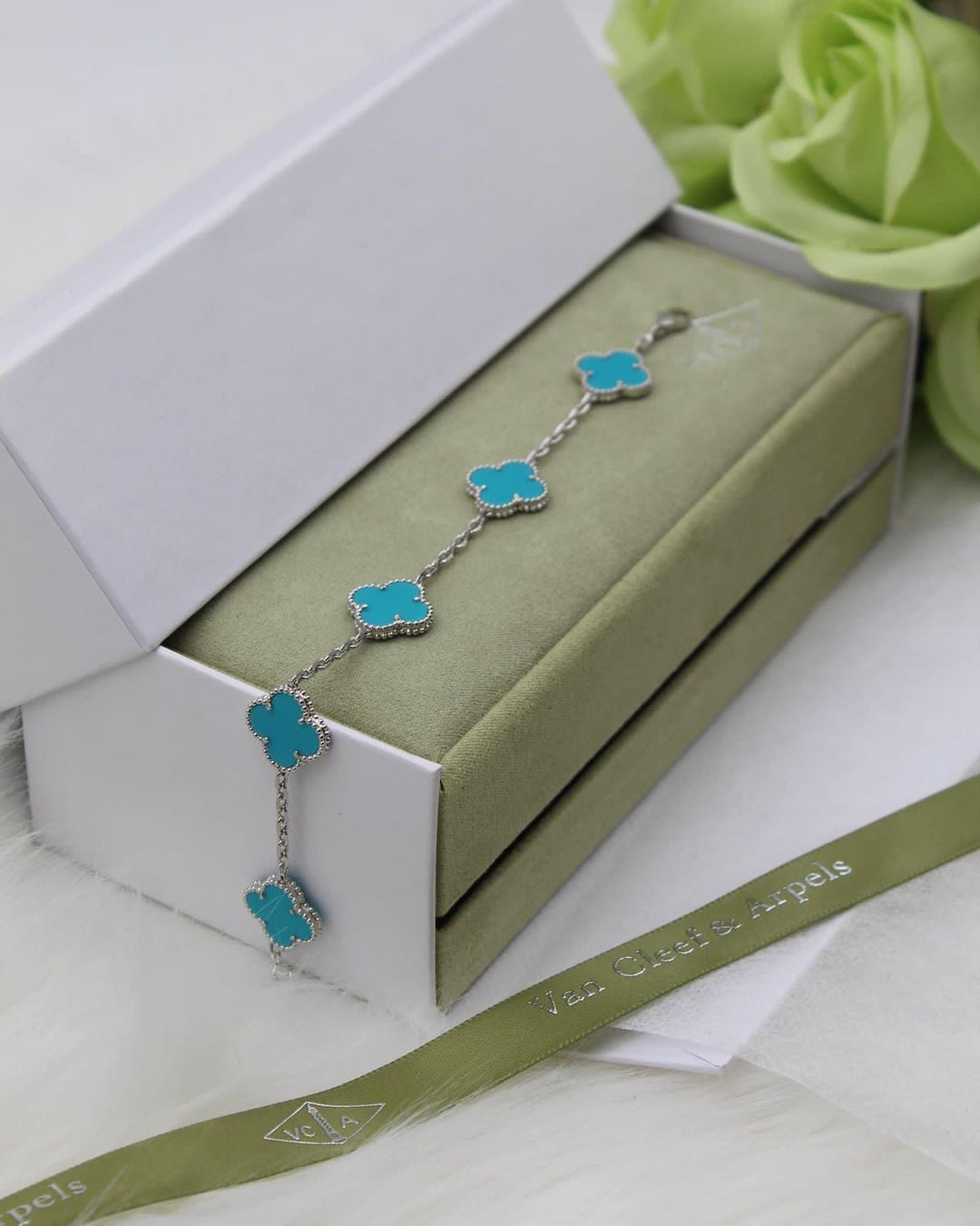 ladies brooches and bracelets Lilly Onlines