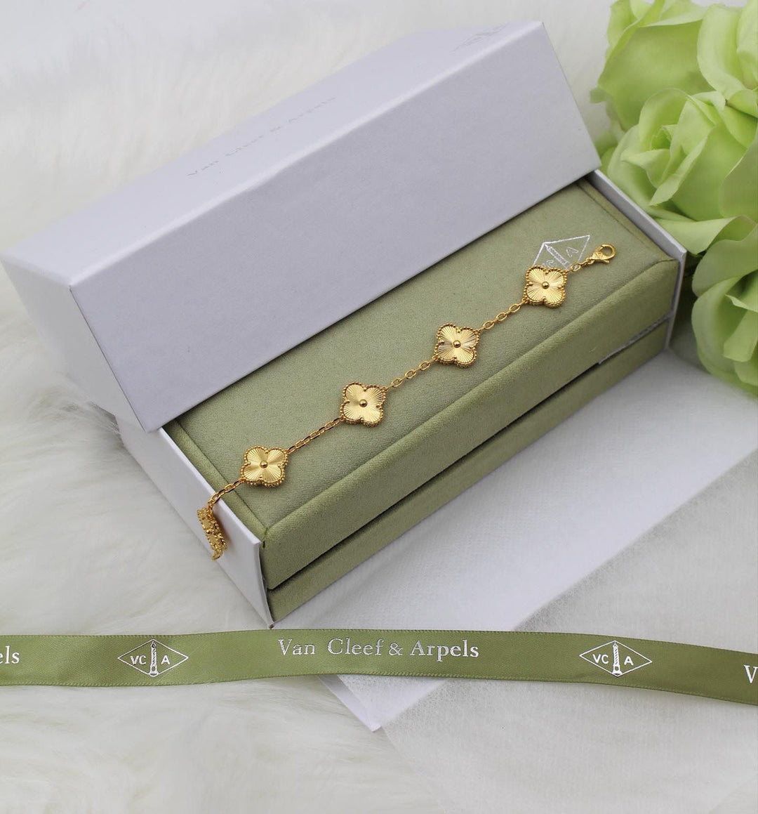 ladies brooches and bracelets Lilly Onlines