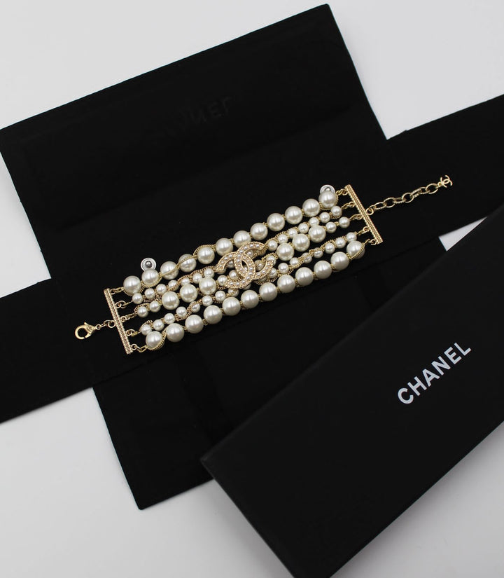 ladies brooches and bracelets Lilly Onlines