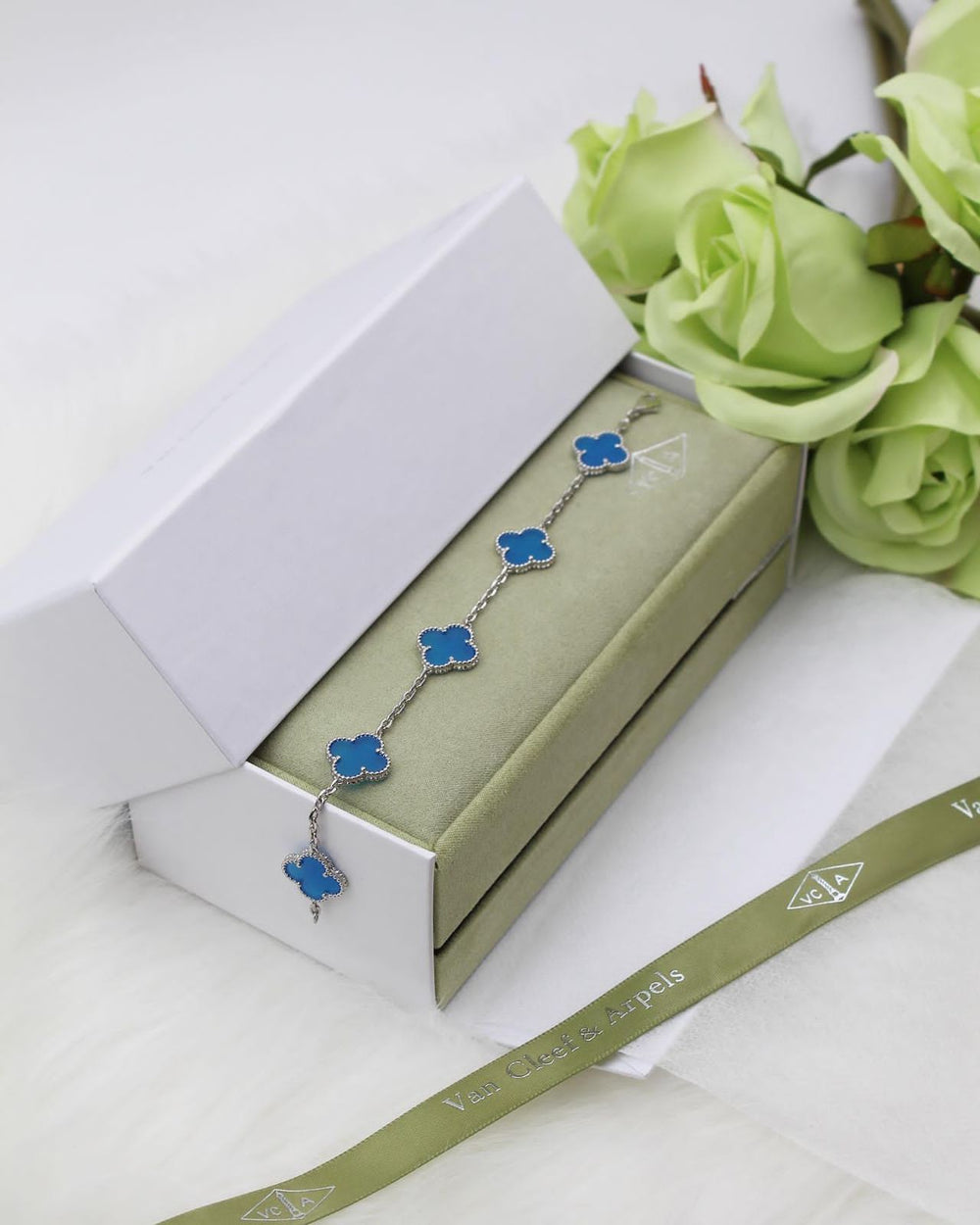 ladies brooches and bracelets Lilly Onlines